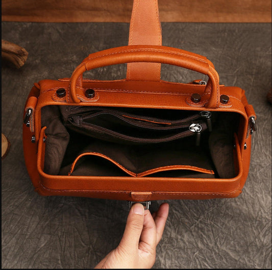 Handbag Trends Fall/Winter 25-26: Doctor Bags